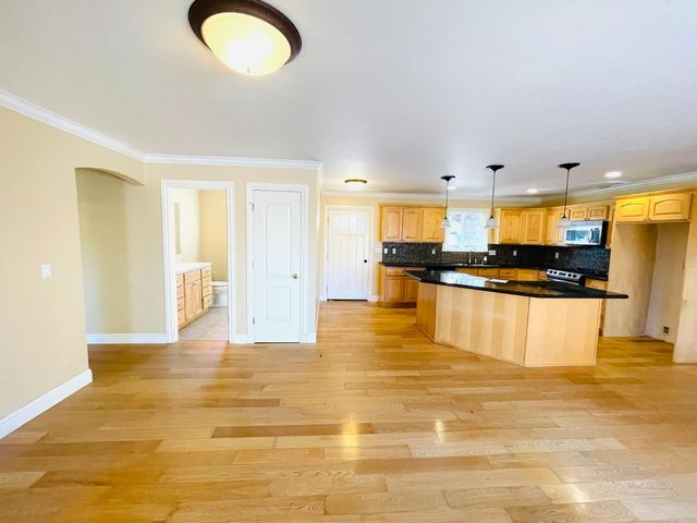 137 Cypress Hill Dr, Grass Valley, CA 95945