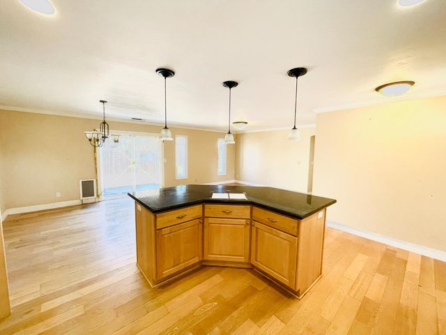 137 Cypress Hill Dr, Grass Valley, CA 95945