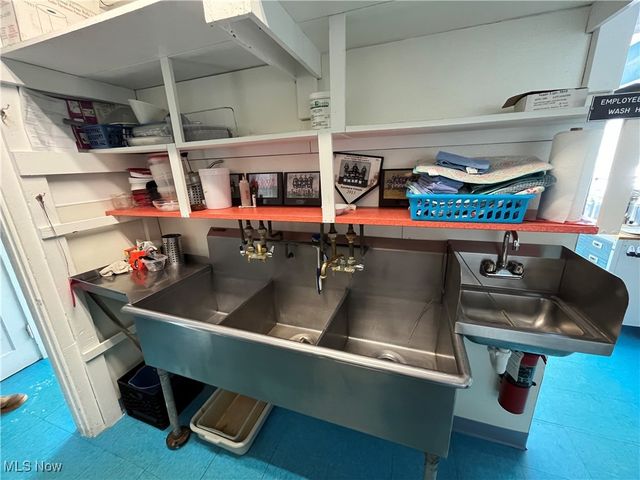 2036 East Avenue, Akron, OH 44314