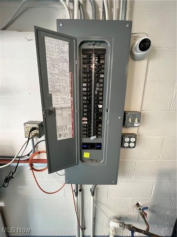 2036 East Avenue, Akron, OH 44314