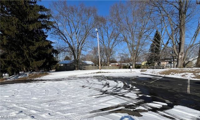 2036 East Avenue, Akron, OH 44314