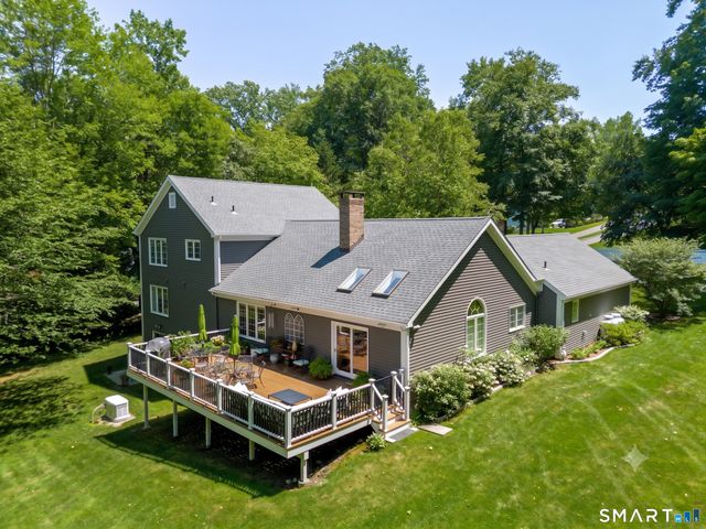 12 Lyndenwood Drive, Brookfield, CT 06804
