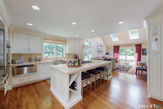 12 Lyndenwood Drive, Brookfield, CT 06804