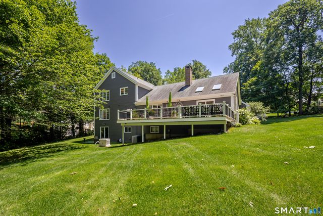 12 Lyndenwood Drive, Brookfield, CT 06804