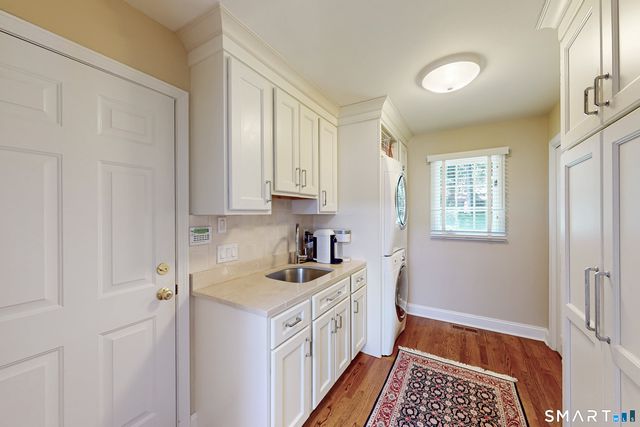 12 Lyndenwood Drive, Brookfield, CT 06804