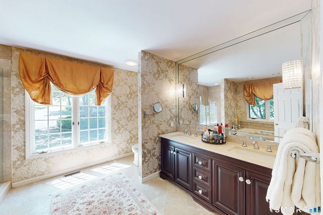 12 Lyndenwood Drive, Brookfield, CT 06804