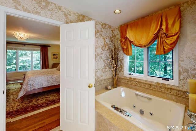 12 Lyndenwood Drive, Brookfield, CT 06804