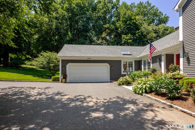 12 Lyndenwood Drive, Brookfield, CT 06804