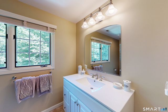 12 Lyndenwood Drive, Brookfield, CT 06804