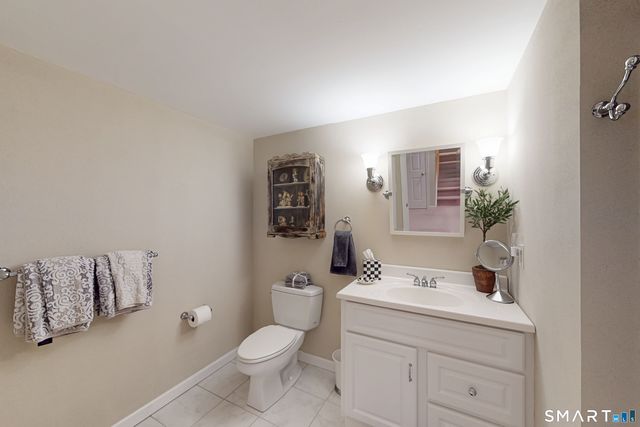 12 Lyndenwood Drive, Brookfield, CT 06804