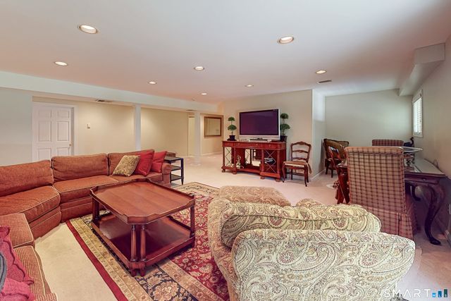 12 Lyndenwood Drive, Brookfield, CT 06804