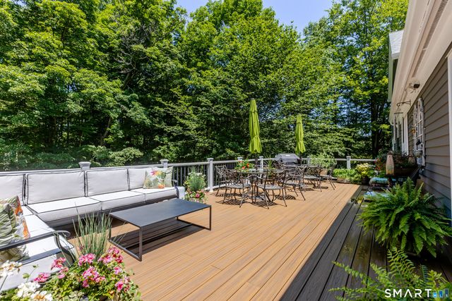 12 Lyndenwood Drive, Brookfield, CT 06804