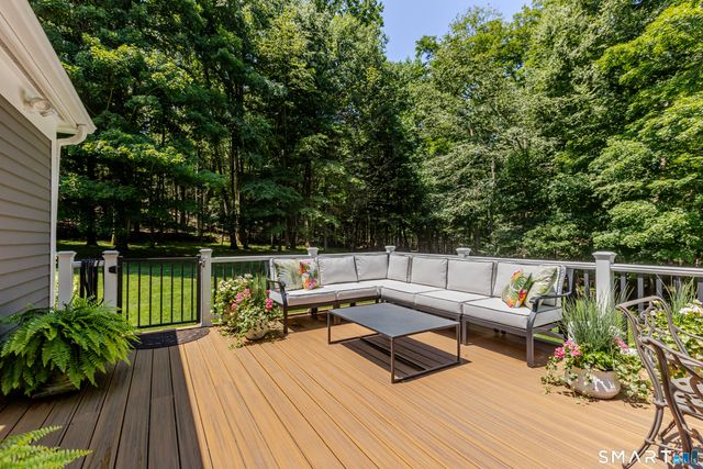 12 Lyndenwood Drive, Brookfield, CT 06804
