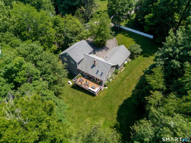 12 Lyndenwood Drive, Brookfield, CT 06804
