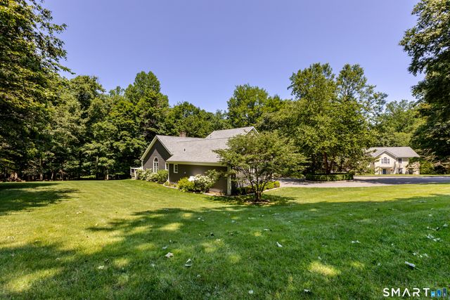 12 Lyndenwood Drive, Brookfield, CT 06804