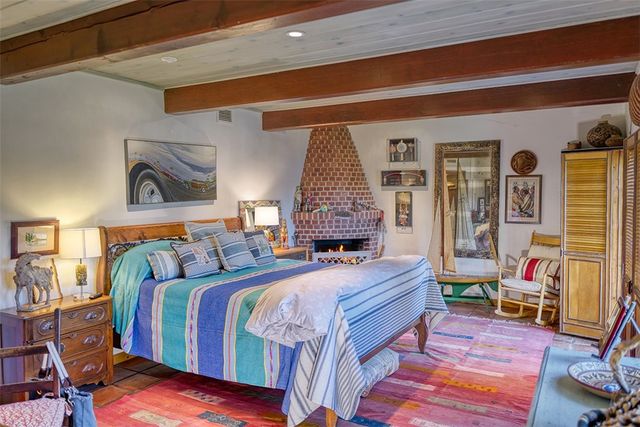 458 State Hwy 173, Lake Arrowhead, CA 92352