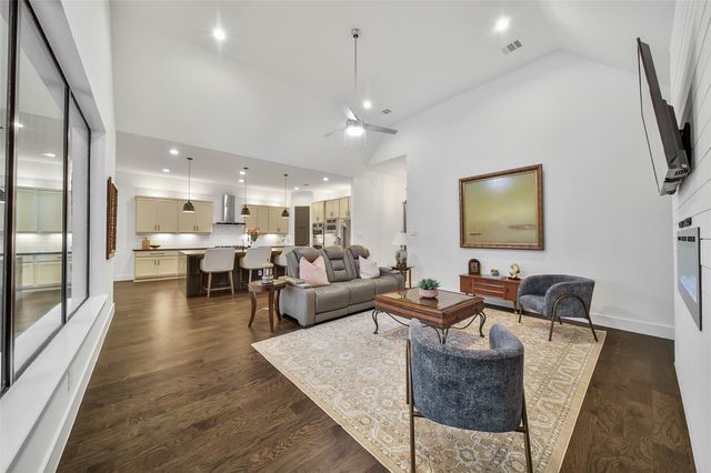 1015 Oak Briar Lane, Montgomery, TX 77384