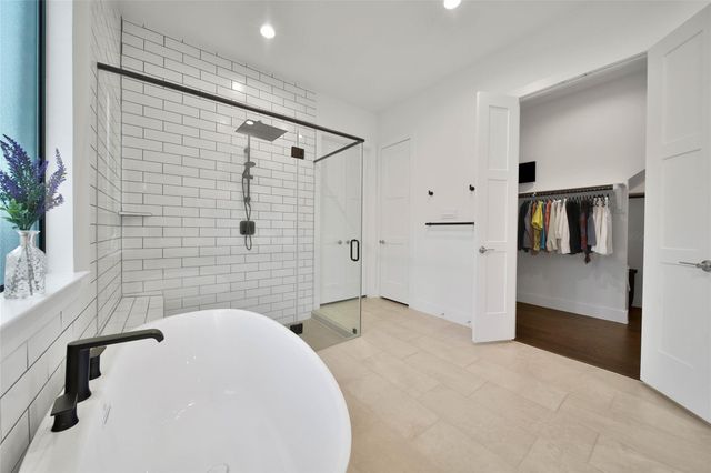 1015 Oak Briar Lane, Montgomery, TX 77384