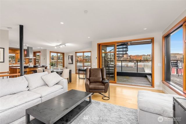 3146 Portage Bay E #G, Seattle, WA 98102