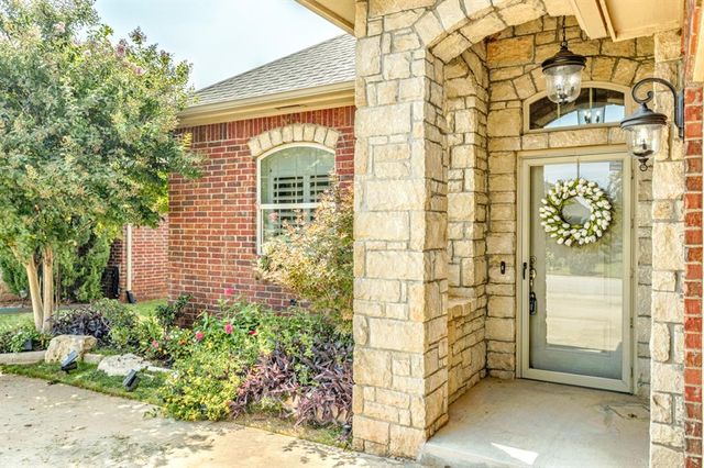 10239 Kingston Way, Oklahoma City, OK 73120