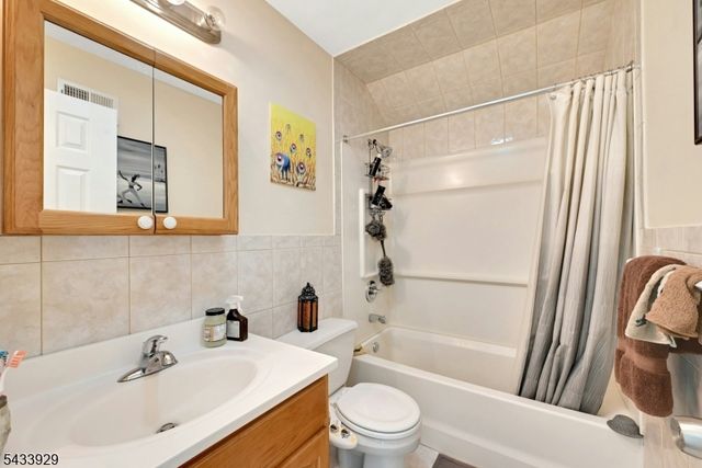 14 Jacques 11, Elizabeth City, NJ 07201