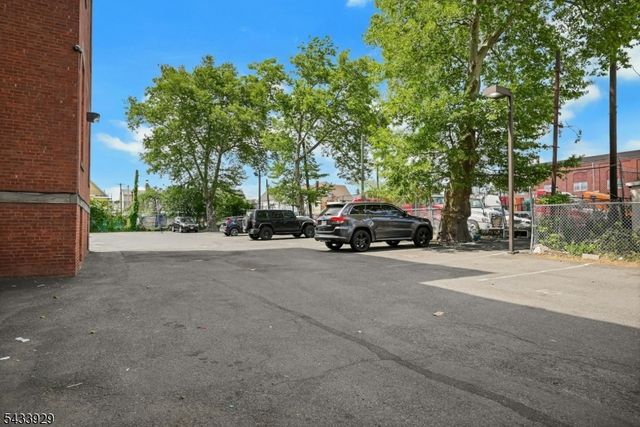 14 Jacques 11, Elizabeth City, NJ 07201