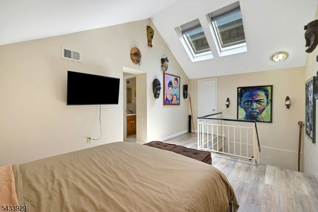 14 Jacques 11, Elizabeth City, NJ 07201