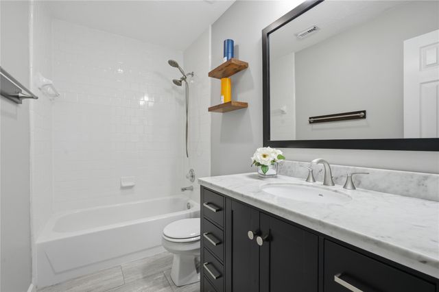 2008 Charter Pointe Court, League City, TX 77573