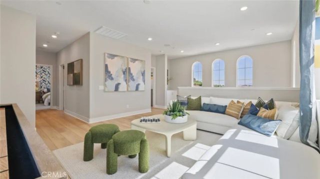 725 Guy Turner Drive, Camarillo, CA 93010