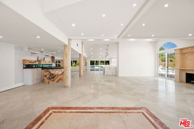 3856 Vista Linda Drive, Encino, CA 91316
