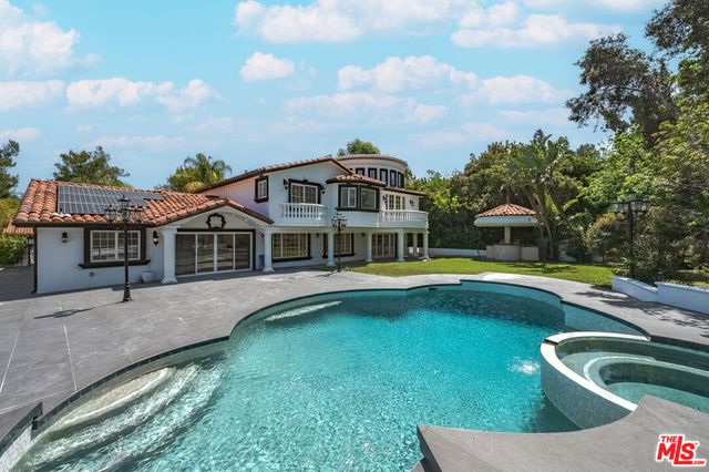 3856 Vista Linda Drive, Encino, CA 91316