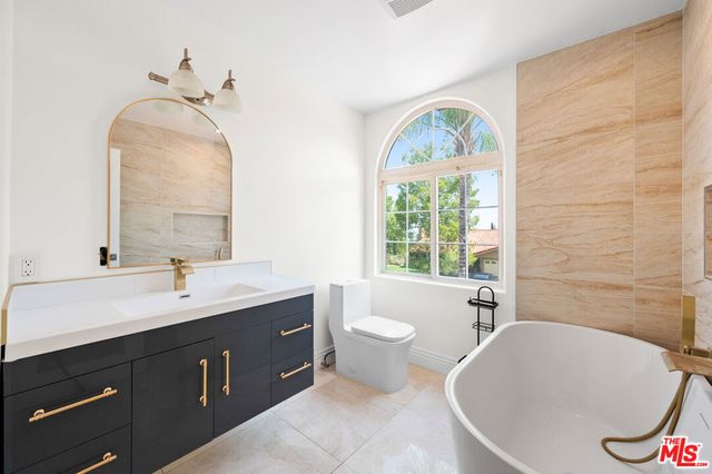 3856 Vista Linda Drive, Encino, CA 91316