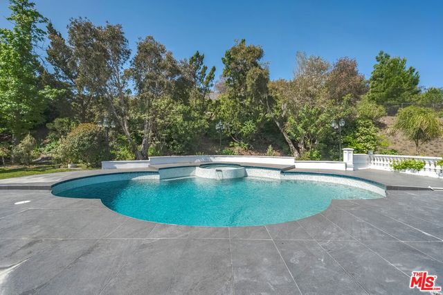 3856 Vista Linda Drive, Encino, CA 91316