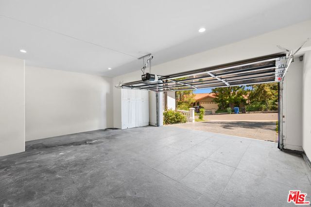 3856 Vista Linda Drive, Encino, CA 91316