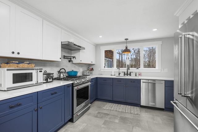 31 Chase Ln, Orleans, MA 02653