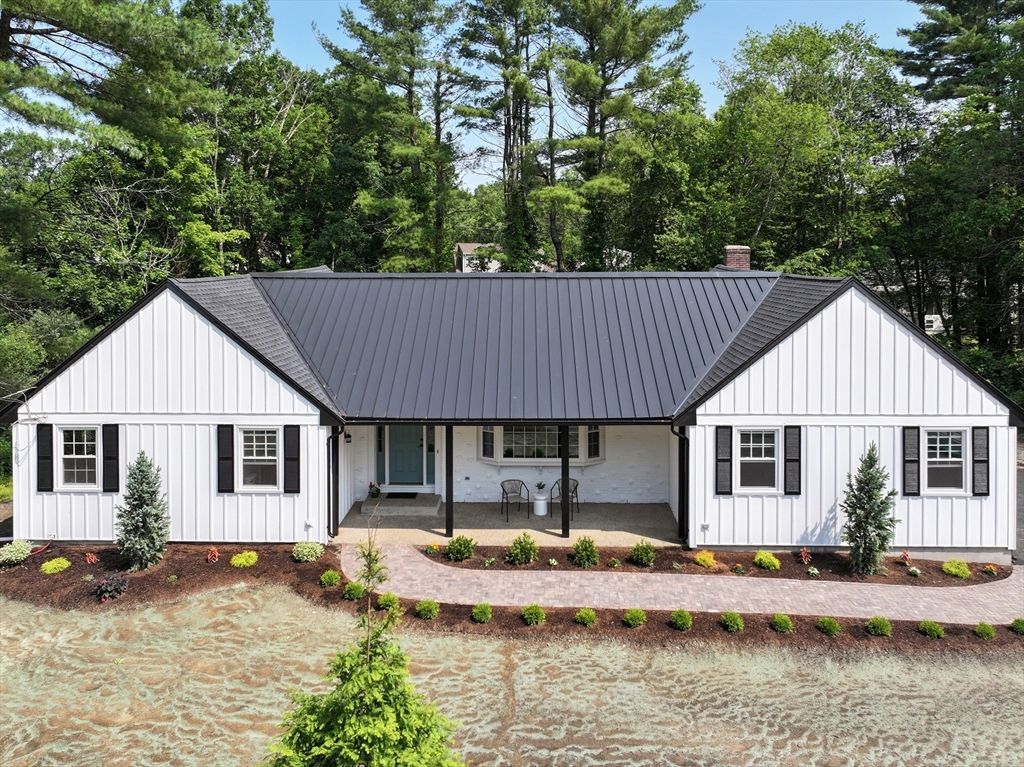 10 Lantern Ln, Easton, MA 02375
