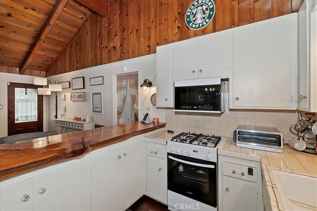 2452 Spring, Running Springs, CA 92382