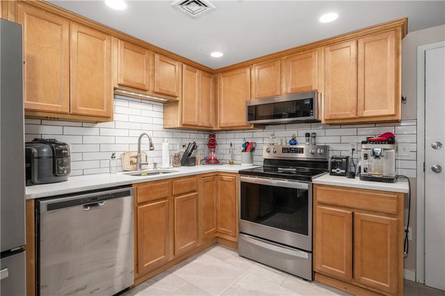 494 Woonasquatucket Avenue 101, North Providence, RI 02911