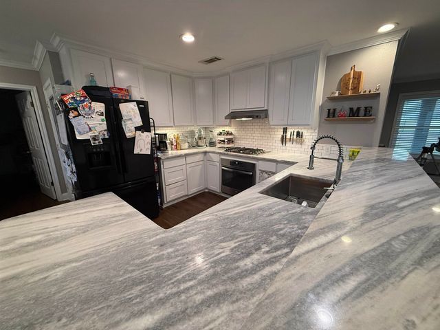 1125 W Sabine, Carthage, TX 75633