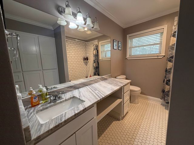 1125 W Sabine, Carthage, TX 75633