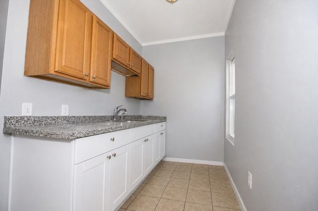82 Fox 3, Worcester, MA 01604