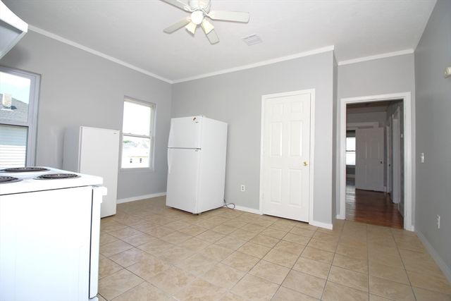 82 Fox 3, Worcester, MA 01604