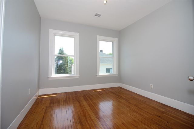 82 Fox 3, Worcester, MA 01604