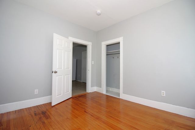 82 Fox 3, Worcester, MA 01604