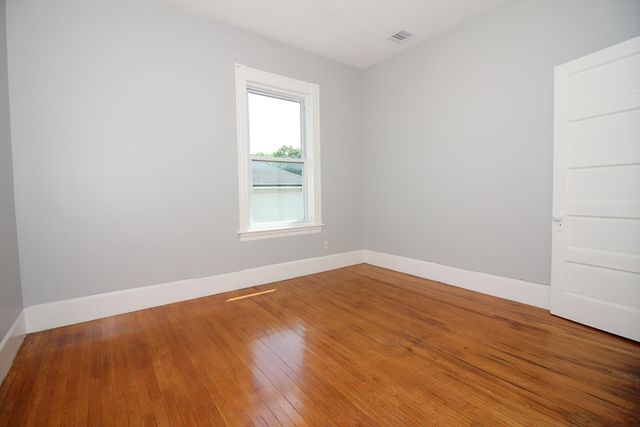 82 Fox 3, Worcester, MA 01604