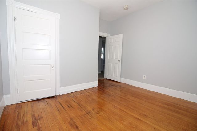 82 Fox 3, Worcester, MA 01604