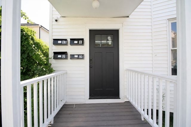 82 Fox 3, Worcester, MA 01604