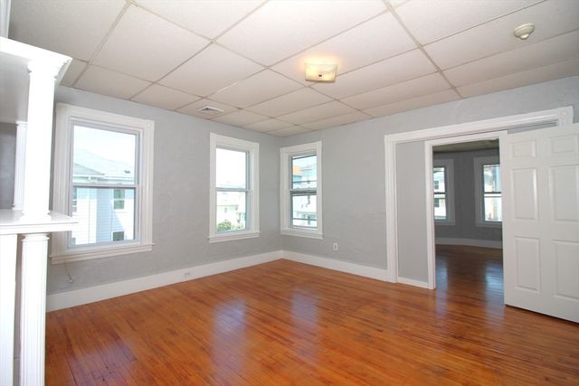 82 Fox 3, Worcester, MA 01604