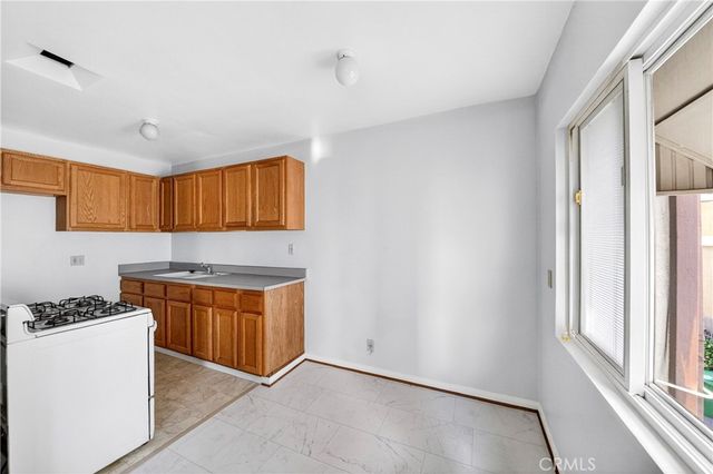1053 S Oxford Avenue, Los Angeles, CA 90006