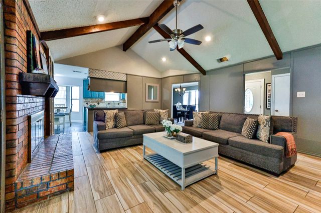 2201 Egyptian Way, Grand Prairie, TX 75050
